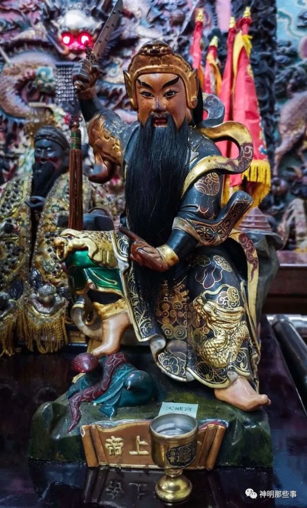 玄天上帝,本称玄武大帝,宋真宗大中祥符五年,为避讳宋圣祖赵玄朗之名