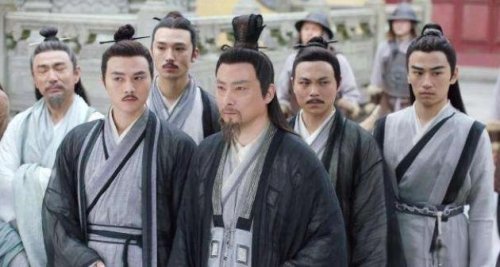 武当七侠入门的先后顺序不同,而武当派的武学向来是越到后来进展越快