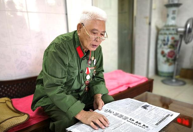 功勋中的能文能武李延年共和国勋章获得者战神实至名归