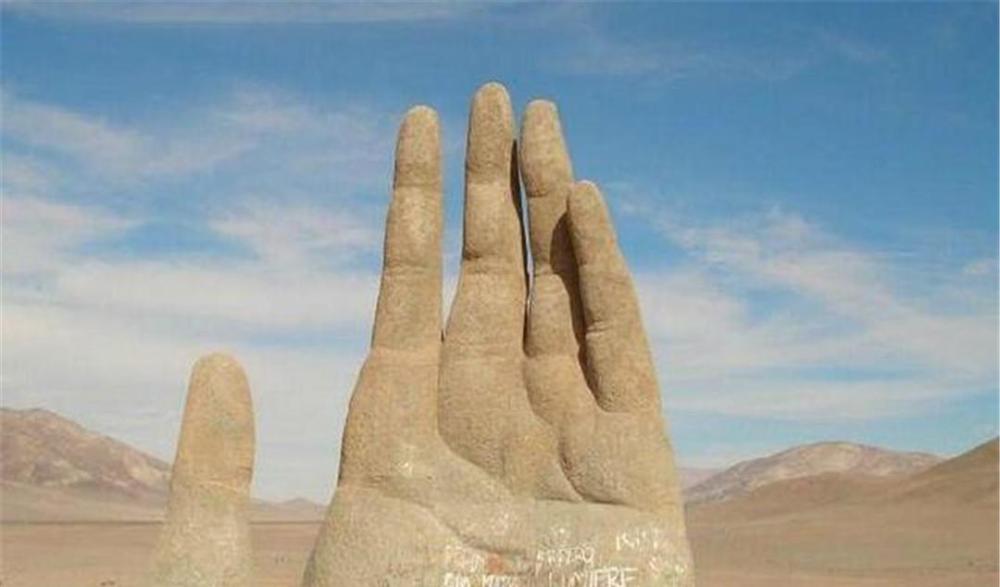 世界上最特别的三只手一只手掌高约116米就在我国江苏