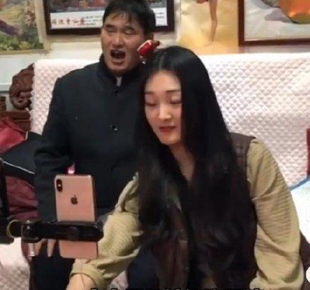 大衣哥朱之文儿媳妇被网友言中了,她的回复比你想象的