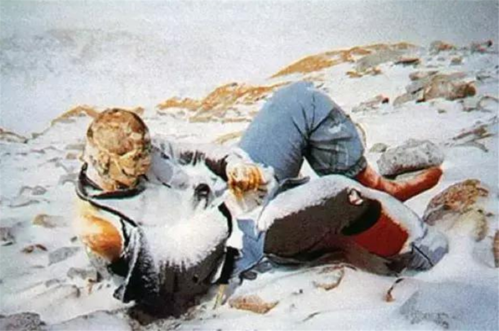 珠峰著名遗体绿靴子睡美人休息者为何20年无人搬运