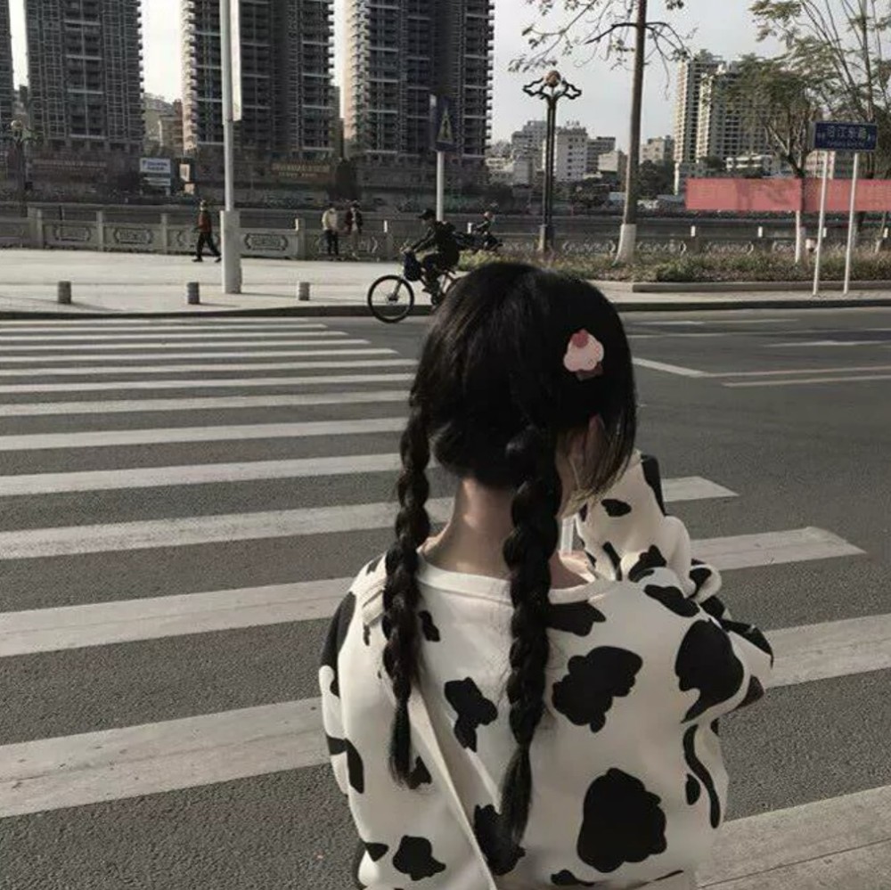 ins敲温柔背影女头