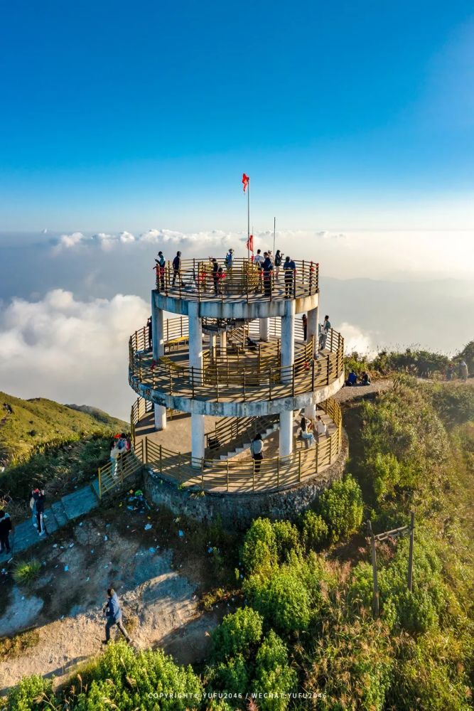 粤东第一高峰铜鼓峰