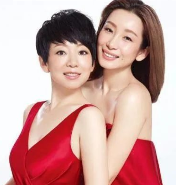 秦海璐:被李厚霖抛弃,与刘岩同居8年,如今被王新军宠