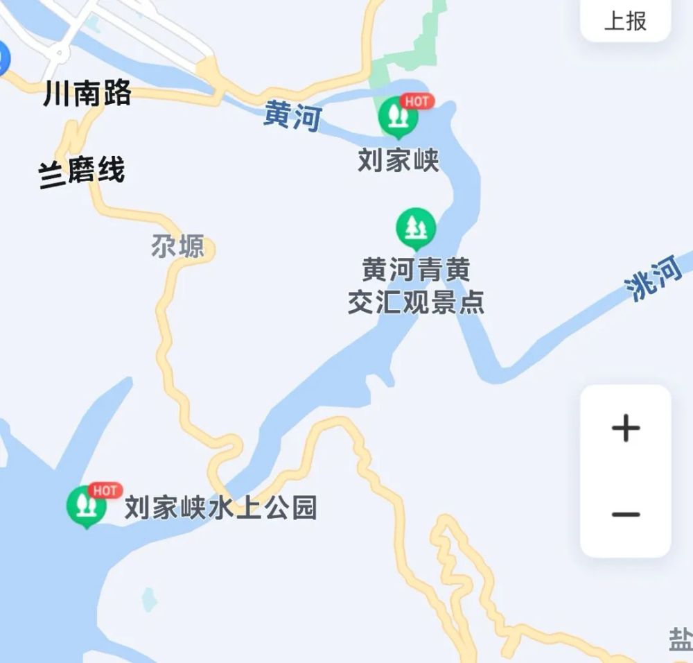 再往前,崇山峻岭间有一望无际,清澈碧绿的水面,这就是刘家峡水库.