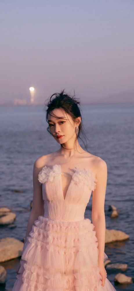 1031期壁纸冷艳美女壁纸