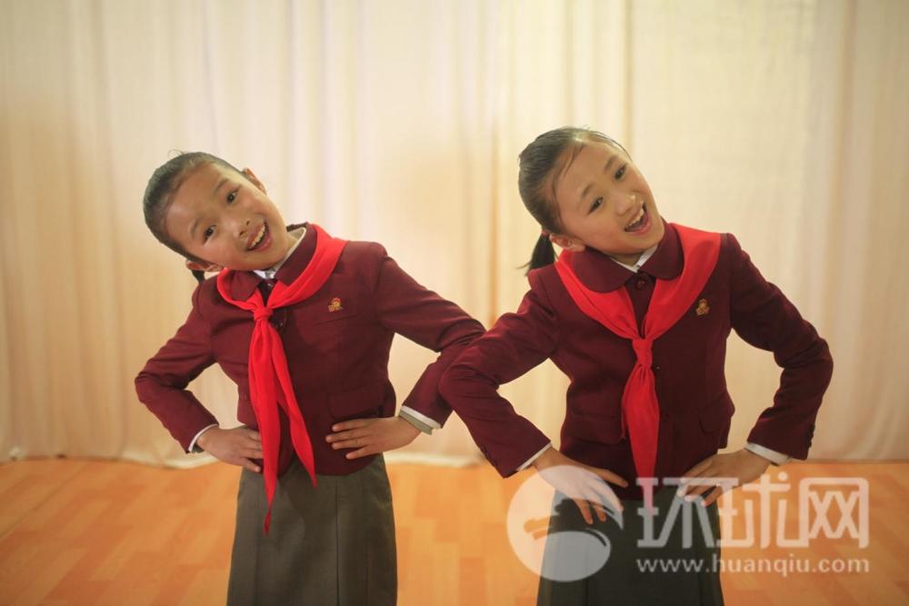 太阳节前日 万景台少年宫的少年在表演 (组图)