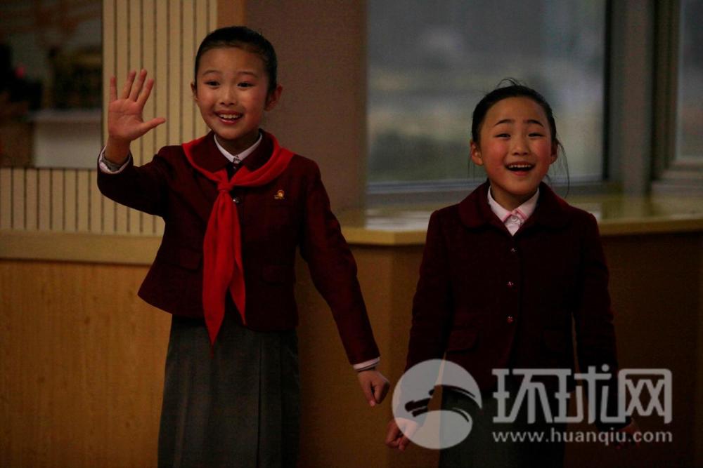 太阳节前日 万景台少年宫的少年在表演 (组图)