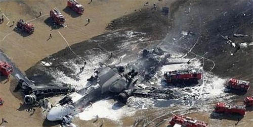 112人遇难,飞机高空起火坠毁,回顾2002年"大连5.7空难