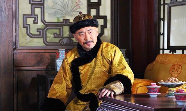三朝元老张廷玉,因为一个小细节得罪乾隆,80岁高龄被