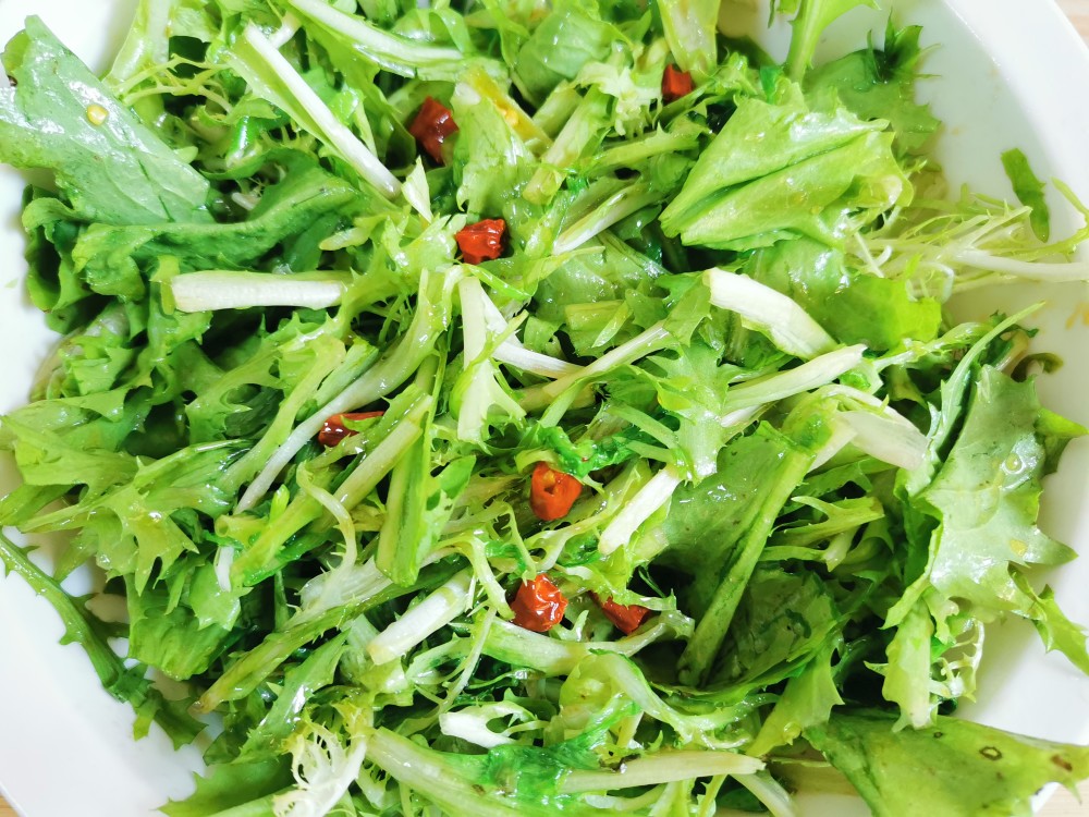 饭店里的凉拌苦菊为啥好吃原来做法有技巧酸辣爽口营养解腻