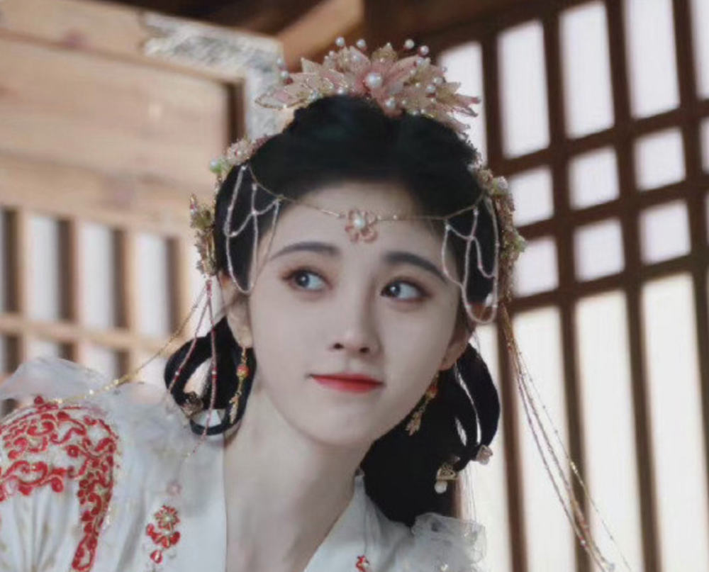《嘉南传》提档,鞠婧祎终于放弃"古装半永久"发型了?