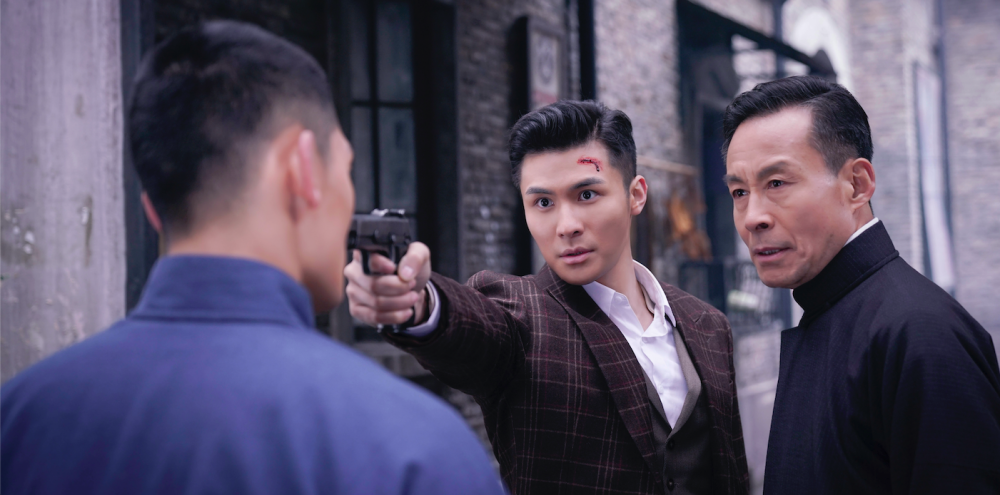 剧中东北局接到中央命令,委派陈昊饰演的傅家庄前往大连,与苏联红军商