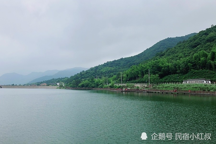 又名"霸王湖",长兴具有代表性的景点,呼吸新鲜空气的天然氧吧.2.