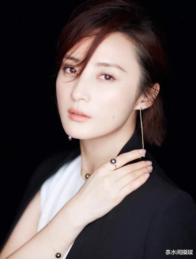 巴蜀盛产辣美人,8位川渝籍女星,个个明媚张扬,甩傻白甜几条街