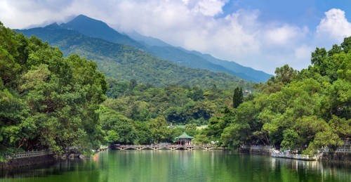 10月14日,罗浮山风景名胜区朱明洞景区发布通告,罗浮山核心景区朱明洞