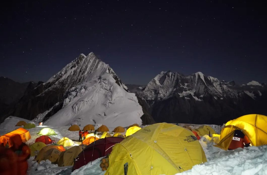 梅里雪山海拔不到7000米,远不及珠峰,为什么会被禁止攀登?
