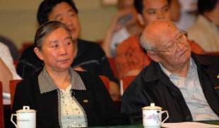 林豆豆被审查时,牙齿和头发脱落,丈夫放弃前程陪她受苦不离不弃