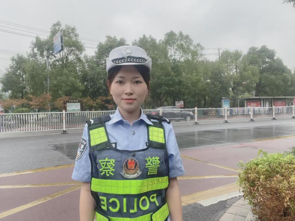 女辅警执勤晕倒!醒来后第一反应是