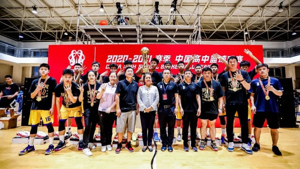 从10月开始,火热的耐克中国高中篮球联赛如期而至,让我们共同期待来自
