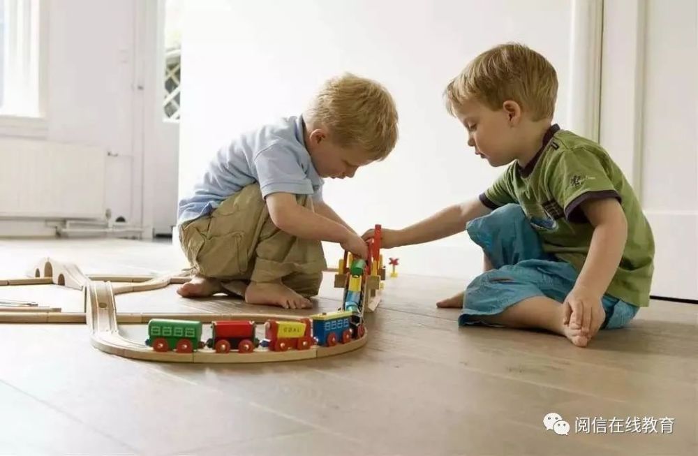 幼儿园大中小班孩子敏感期的特点与建议建议收藏