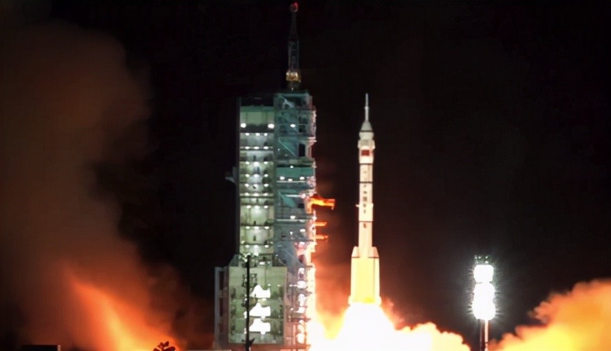 神舟十三号载人飞船发射成功2021年10月16号00时23分,神舟十三号载人