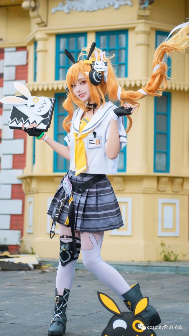 cos:王者荣耀安琪拉时之奇旅cos正片@懵琦