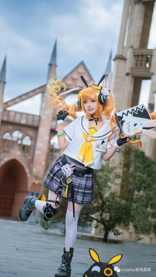 cos:王者荣耀安琪拉时之奇旅cos正片@懵琦