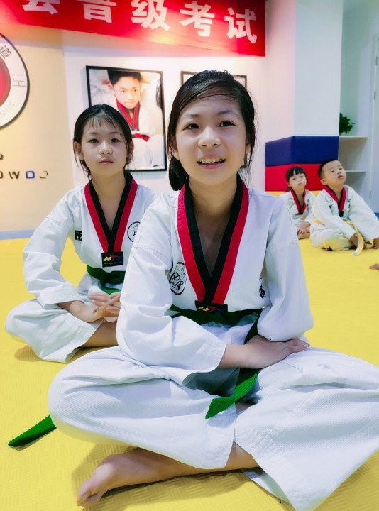 了不起,12岁就拿了全国季军,杭州跆拳道女孩刷屏了