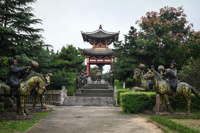 河南瓦岗寨景区,被称为隋唐风云的第一寨,有三大现象非常怪异