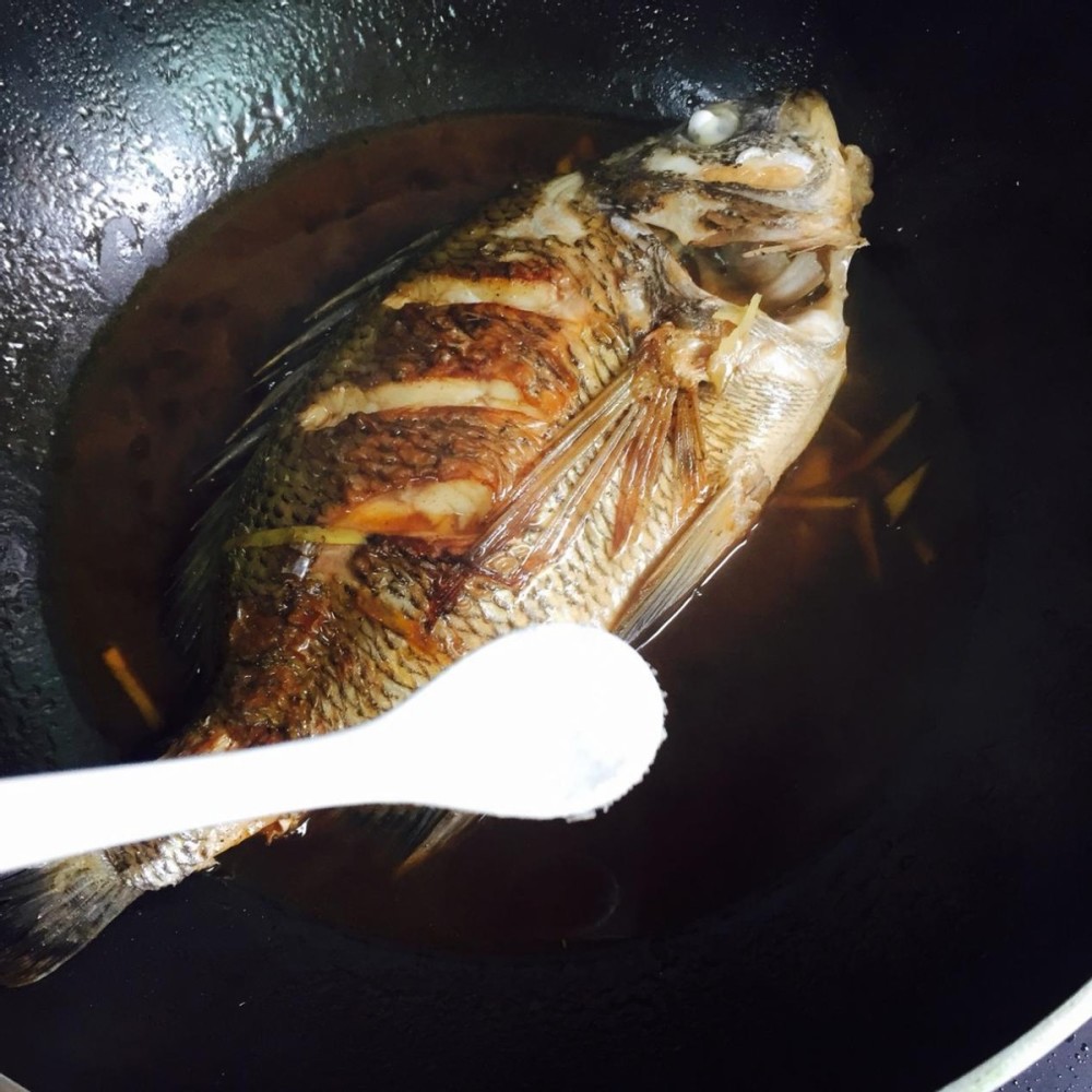 红烧鱼最正宗的做法,吃过一次就念念不忘,味道爆赞