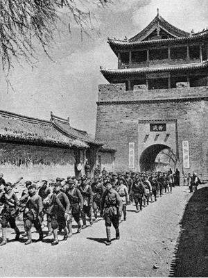 这支部队就是著名爱国将军冯玉祥组建的察哈尔抗日同盟军,1933年6月