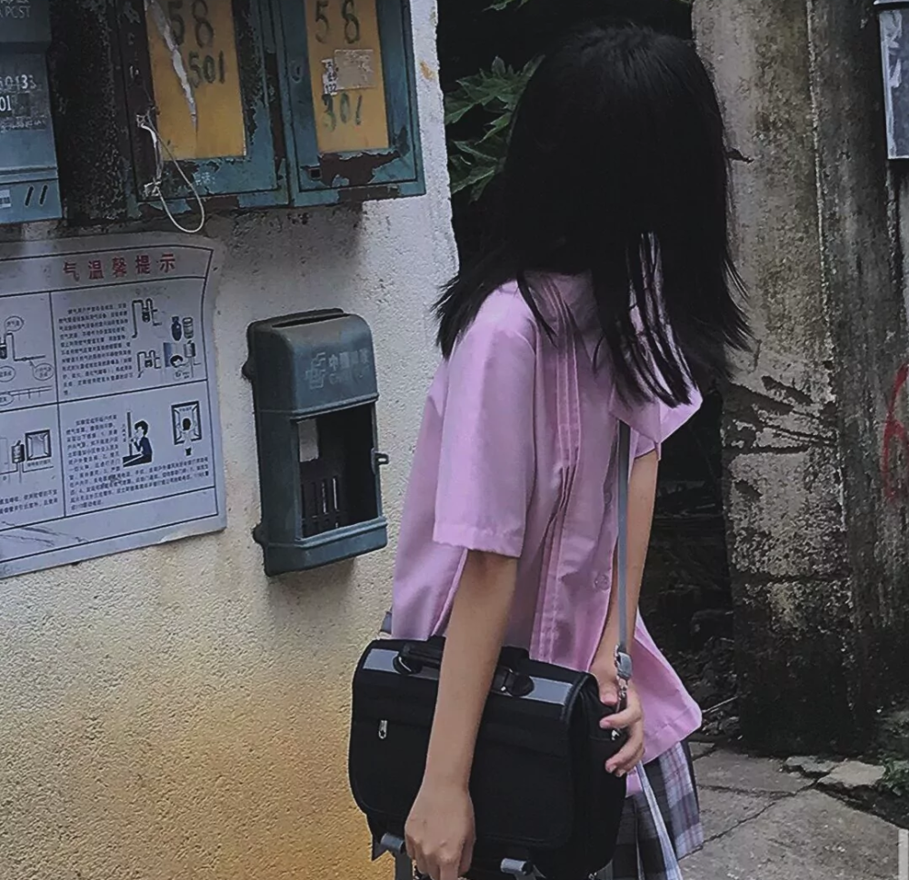 ins超火背影女头