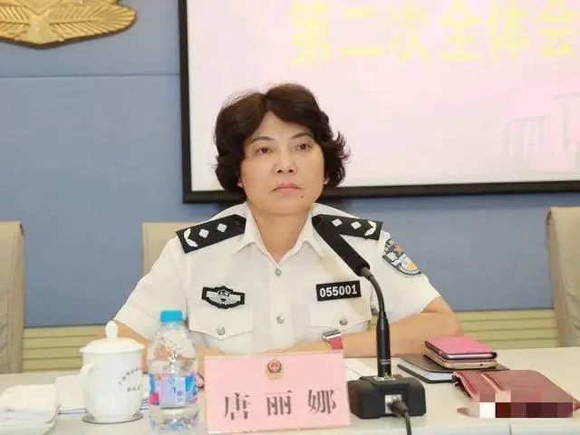 频繁出入私人会所上海女公安局长被逮捕