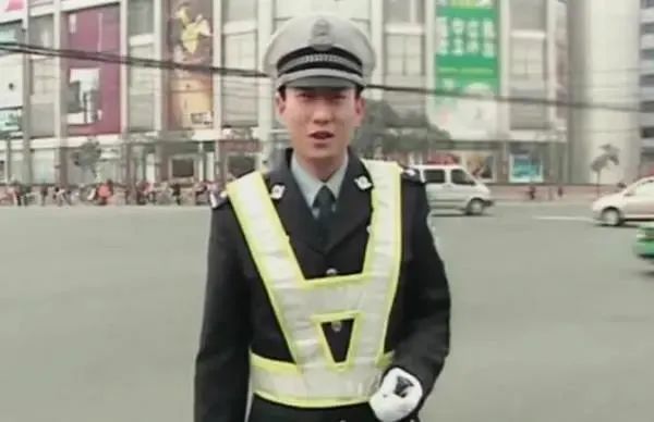 《谭谈交通》十年后,"二仙桥"大爷不走成华大道了