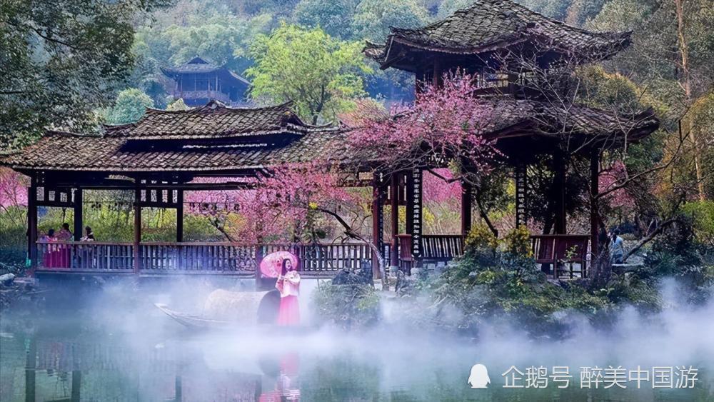 走进陶渊明笔下的桃花源,那里洞天福地,浮光掠影,风光