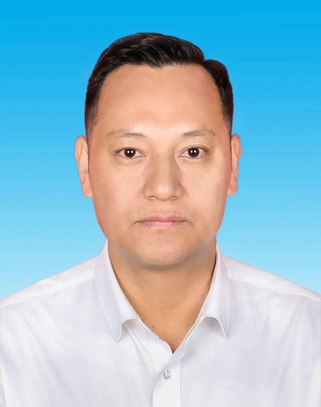 金阳县县委副书记,县长伍果邓兴伟,男,汉族,1975年11月生,党校研究生