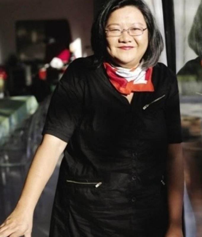 女儿都这么大了59岁洪晃才晒丈夫合照颜值不输陈凯歌
