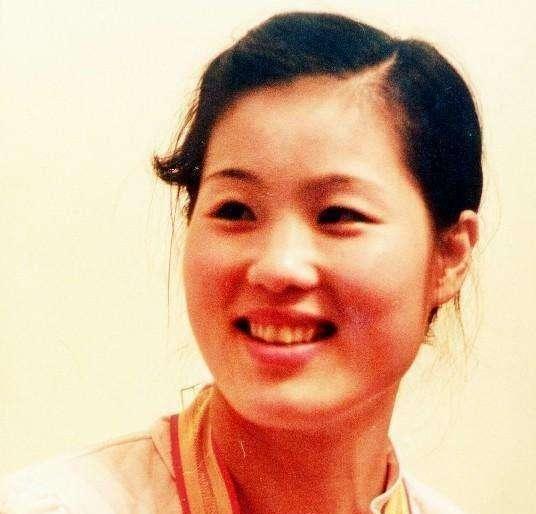 半决赛阵容是陈静对赫拉霍娃,焦志敏对李惠芬,因为焦志敏实力强于