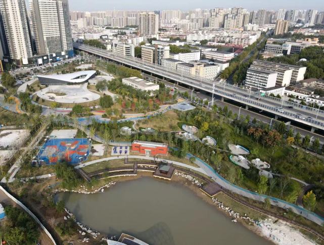 郑州市青少年公园北区开园迎客
