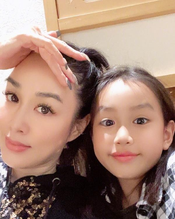 钟丽缇小女儿才是"整容式"长大,小时候可爱,如今气质出众成女神!