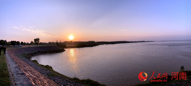 示范带南起开封西湖,北至黑岗口引黄闸,西起大王庙遗址,东至柳园口