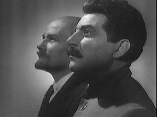 1950年在《巴库之火》中出演斯大林,影片导演赫依费茨也是苏联的一位