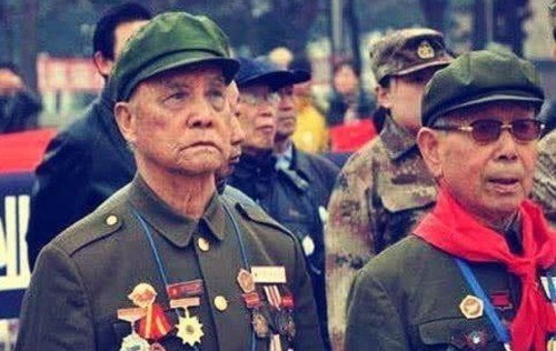 湖北唯一的一等功臣刘祚坤放弃分配工作回乡务农后为孙子参军亮明身份