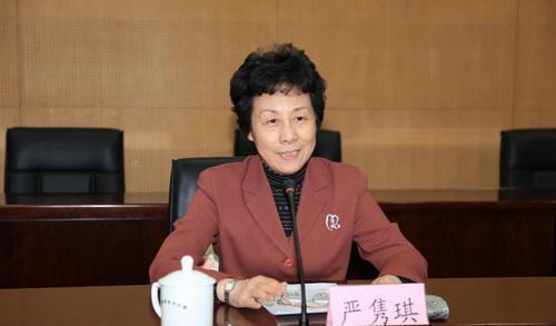 她是海归女博士一心搞科研20多年55岁任上海副市长现今75岁