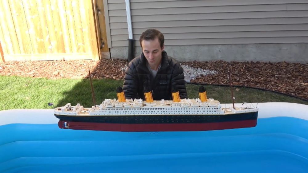 乐高10294泰坦尼克号能在水里浮起来吗?