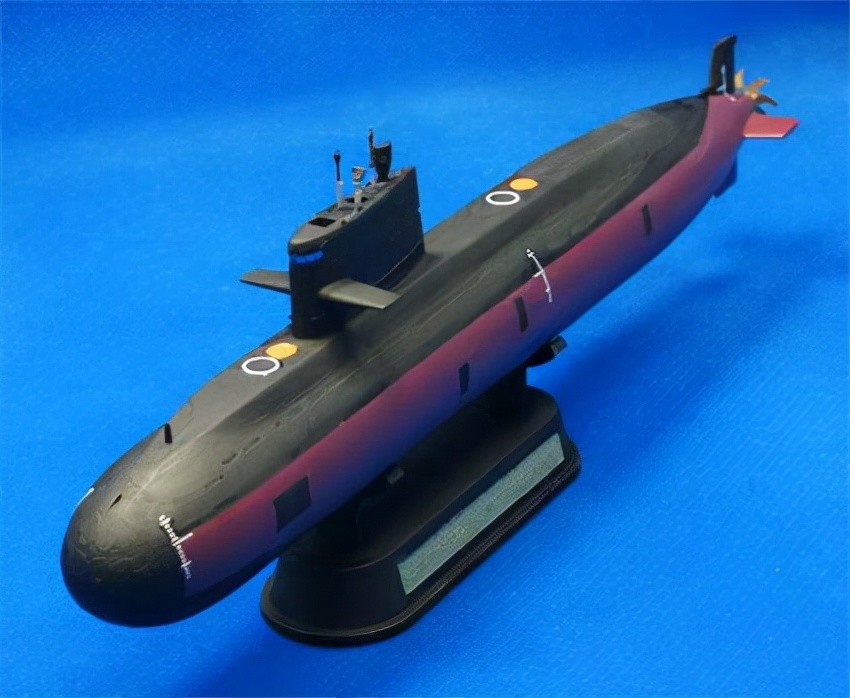 是中国自主研制的第三代常规动力潜艇,由武昌造船厂建造,首艘于2004年