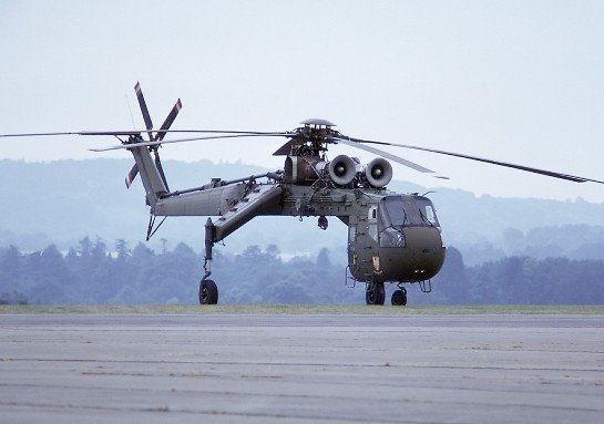 美国ch-54"塔赫"重型起重直升机