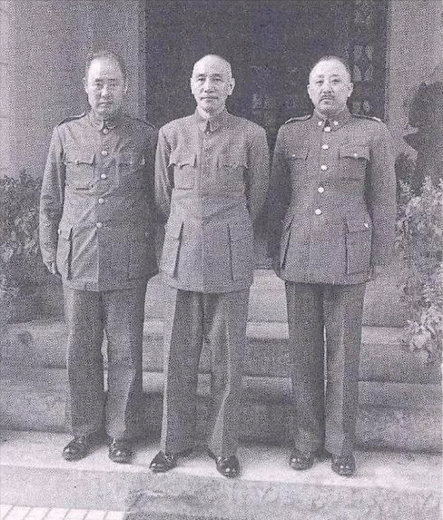 她卧底在父亲身边多年,却是北平和平解放的功臣,被骂
